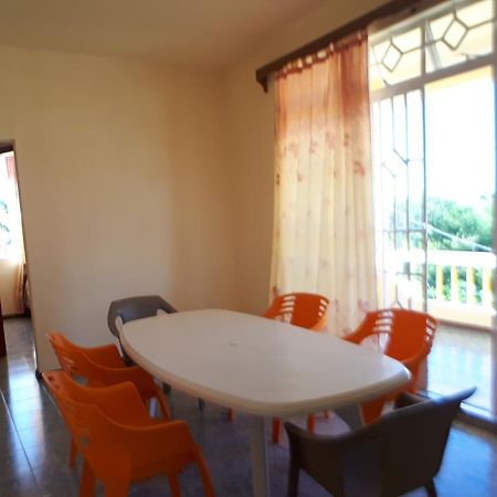 Allamanda Apartments - 100M Bain Boeuf Beach 외부 사진
