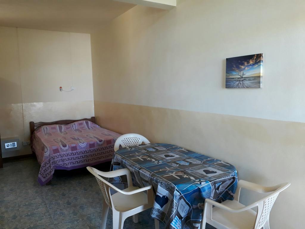 Allamanda Apartments - 100M Bain Boeuf Beach 외부 사진